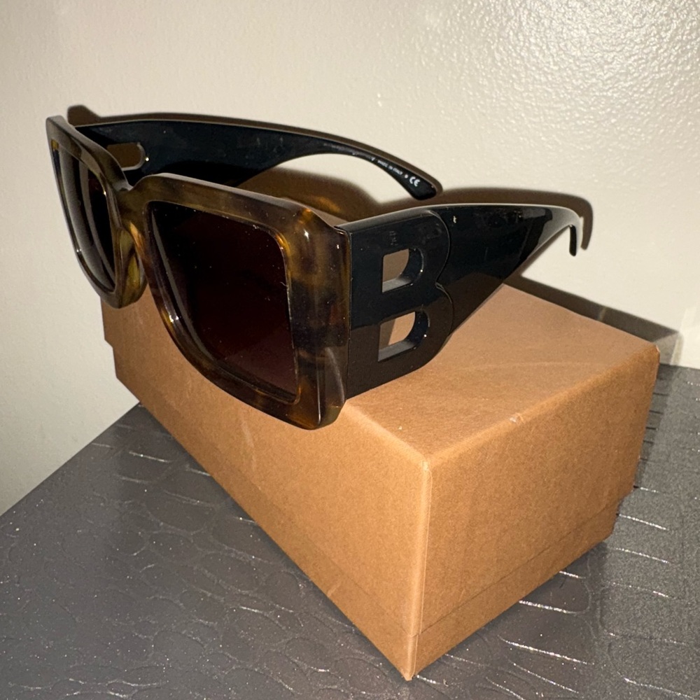 Burberry sunglasses